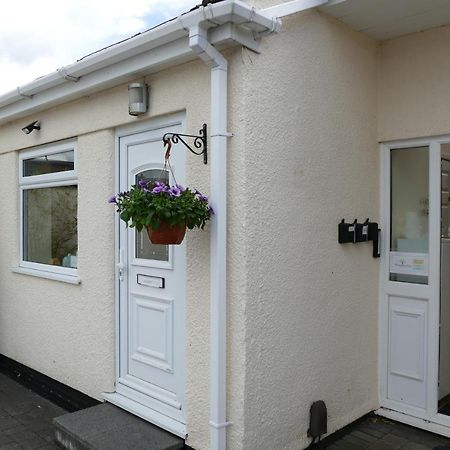 Magnolia Self Contained Suites Coalpit Heath Exterior foto
