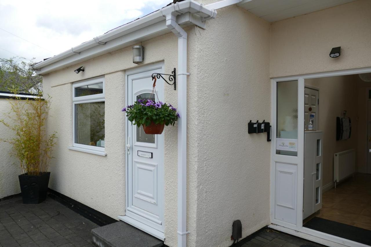 Magnolia Self Contained Suites Coalpit Heath Exterior foto